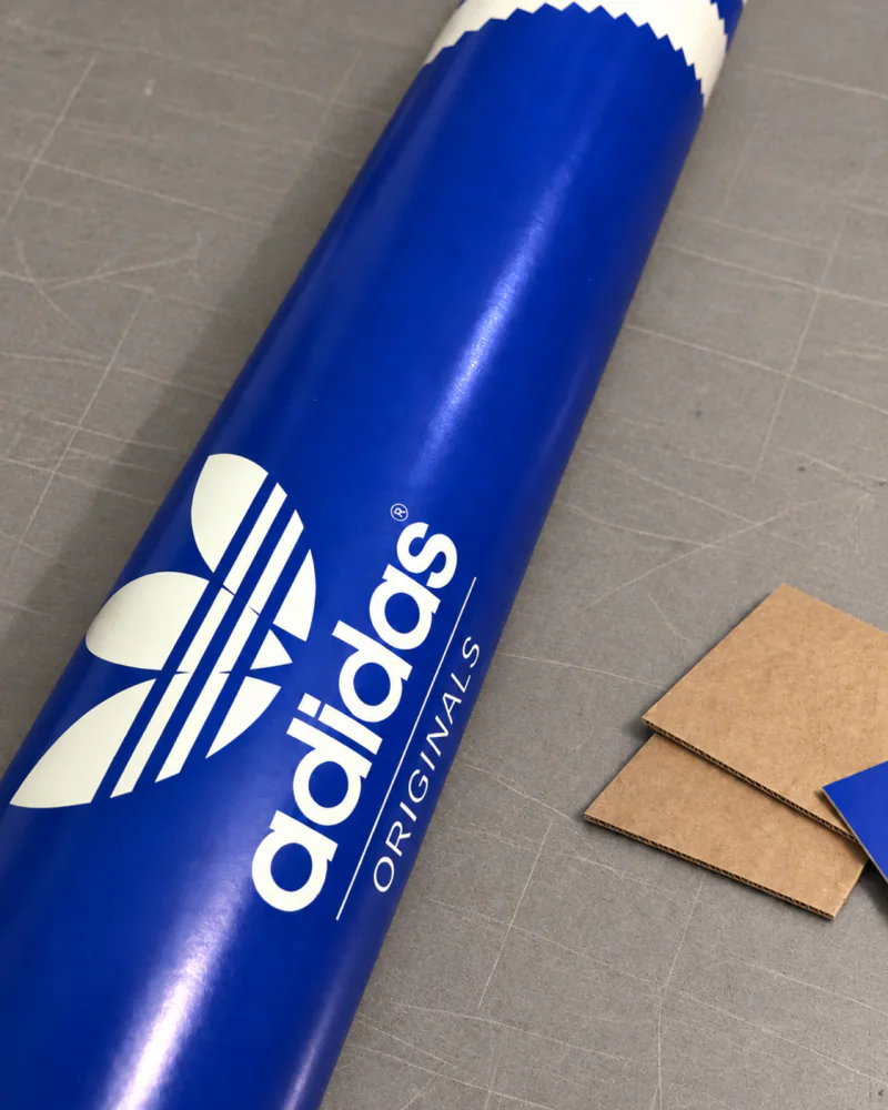 Pliego impreso en offset color para packaging con cartón microcorrugado